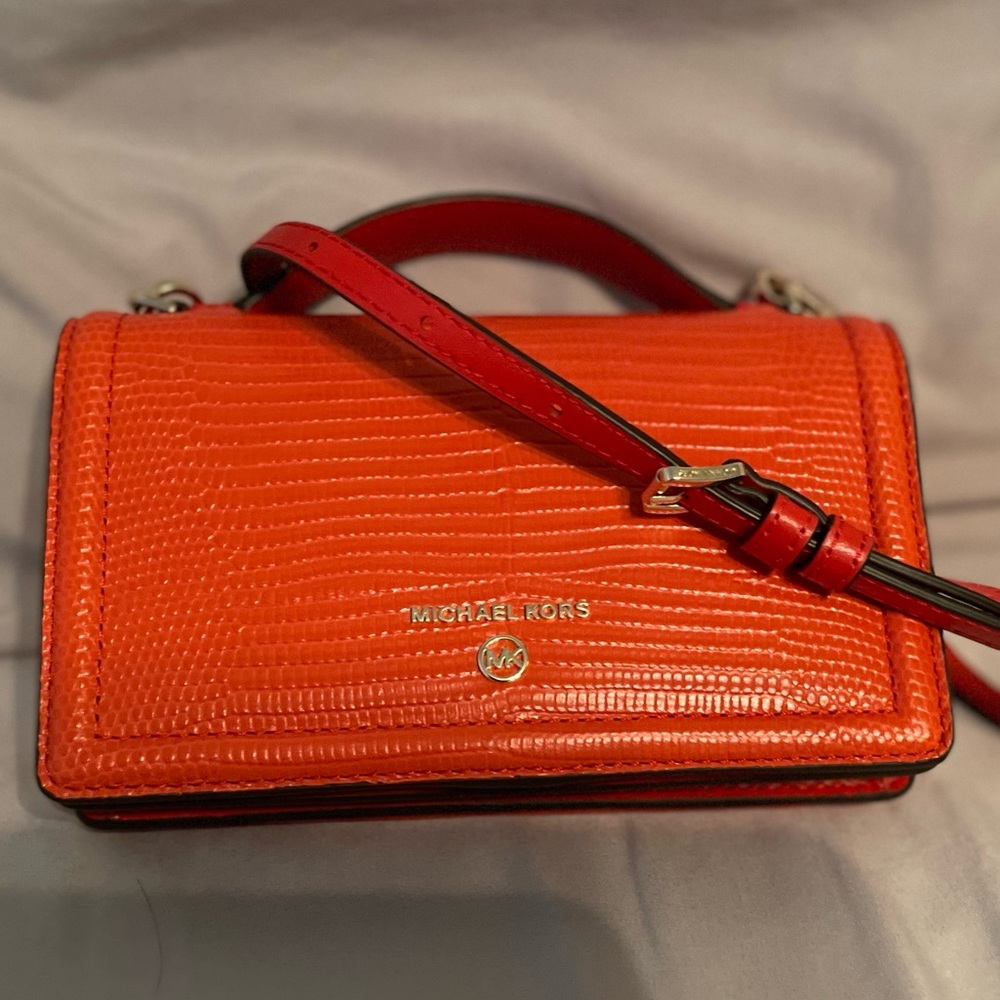 MICHAEL KORS Jet Set Small Lizard Embossed Leather Smartphone Crossbody Bag
